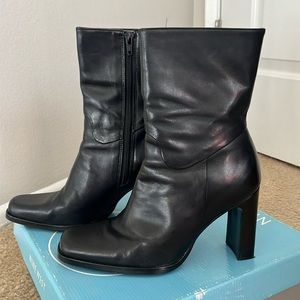 Black leather Nine West boots
